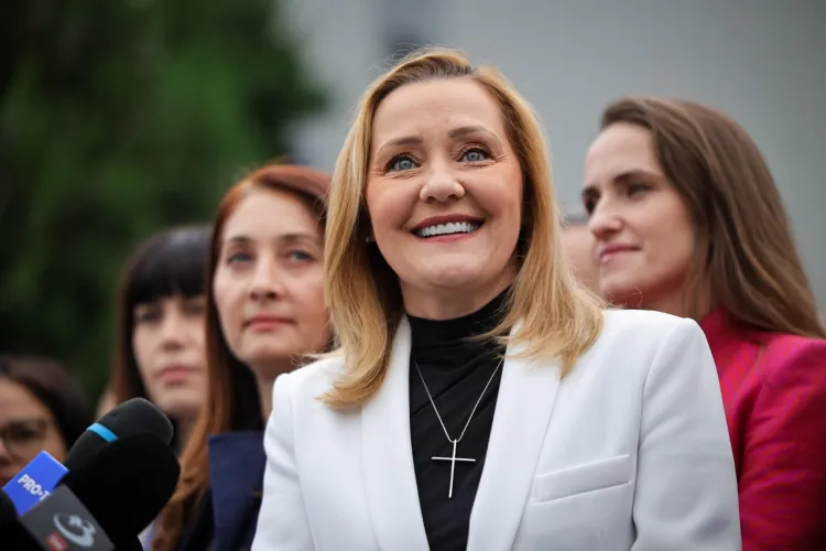 BREAKING! Elena Lasconi și-a dat DEMISIA din funcția de președinte a USR/Cine e președinte interimar: ,,Așa consider că este corect, firesc și bine” VIDEO