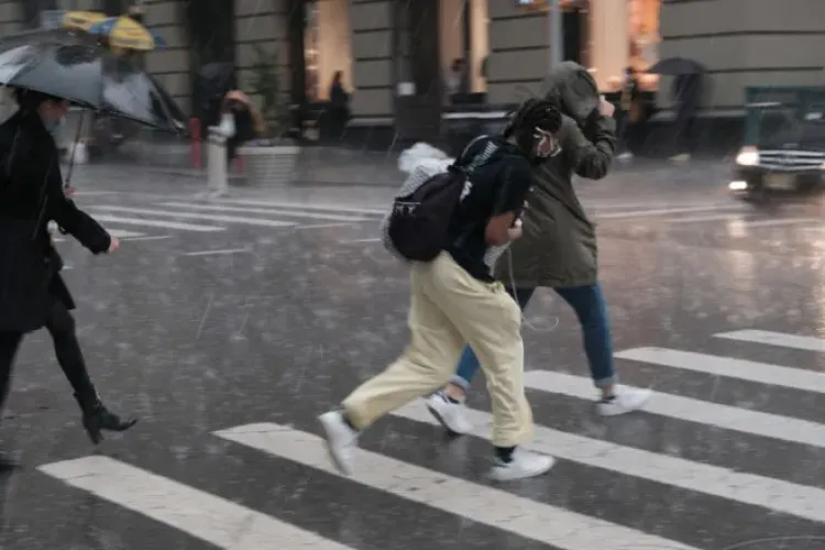 Mai mulți clujeni, înjurați și dați afară din toaleta publică din Parcul Central în timpul furtunii: „Omenie de 5 stele în centrul orașului”