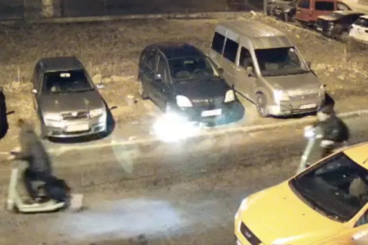 Teroare în Cluj-Napoca! Un grup de huligani aruncă petarde în curțile oamenilor. Un clujean se teme că i-ar putea lua foc casa: „Suntem foarte îngrijorați”