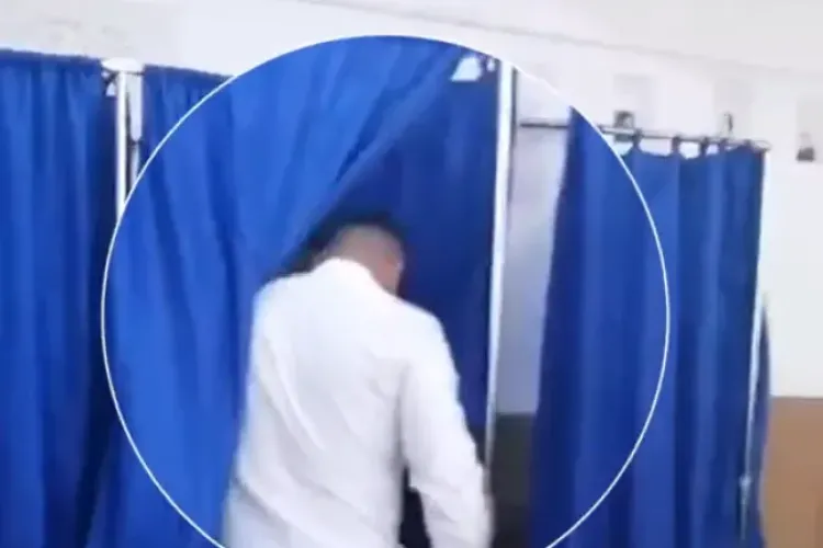 VIDEO Incident la vot: Viceprimarul dintr-o comună, filmat în timp ce intră cu mai mulți alegători în cabina de vot. A fost chemată poliția