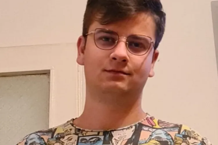 Alertă clujean dispărut! Un tânăr de 25 de ani este căutat în tot Clujul după ce a dispărut fără urmă de ieri de la prânz. Familia face un apel disperat