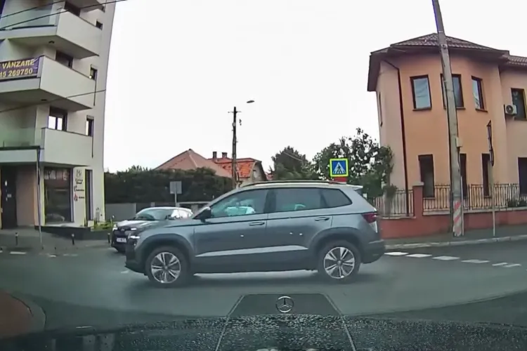 Șofer tupeist surprins în Cluj: A ignorat regulile într-un sens giratoriu și era cât pe ce să provoace un accident. ”Sens giratoriu? Unde?” VIDEO