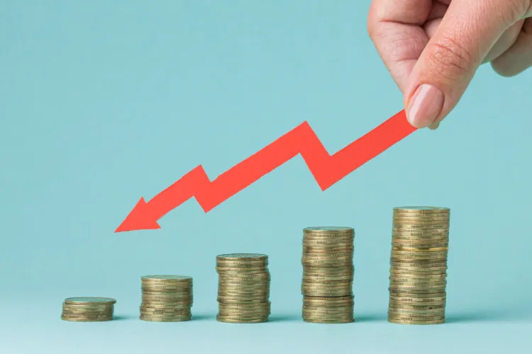 Avertismentul unui economist de la o mare bancă din România: Cât se mai depreciază leul și când ar putea să scadă dobânzile