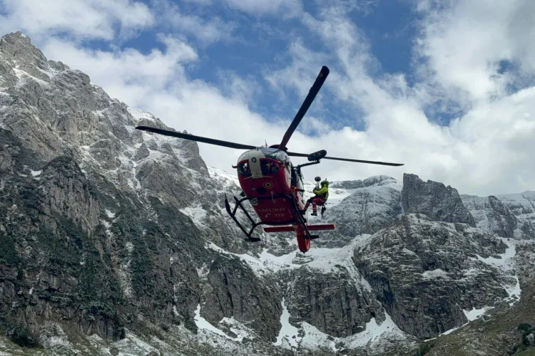 Patru turiști străini, blocați pe Brâna Caprelor, în Masivul Bucegi! A intervenit un elicopter SMURD: „Au fost avertizați să nu continue traseul”