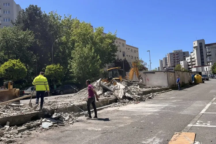 Garajele de pe strada Bucegi din Mănăștur sunt demolate. Operațiunea continuă până la ultimul- Imagini cu demolarea