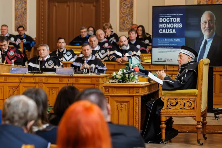 FOTO. UBB Cluj i-a decernat titlul de Doctor Honoris Causa profesorului Joseph E. Stiglitz, cel care a prezis criza financiară din 2008