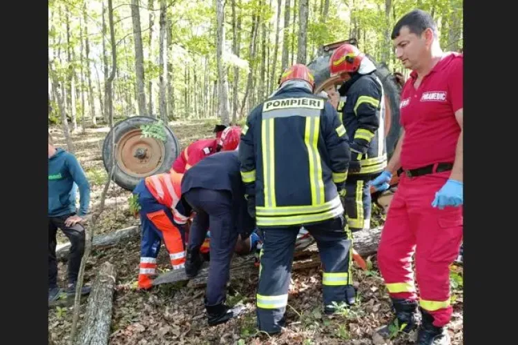 Un clujean s-a autoaccidentat în timp ce lucra cu un utilaj agricol. Va fi transportat de urgență la spital