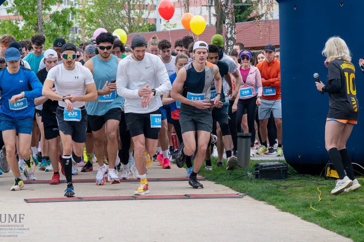 Peste 750 de participanți la Crosul Medic de 10 km organizat de UMF Cluj! Studenți, medici și profesori au alergat pentru o cauză nobilă