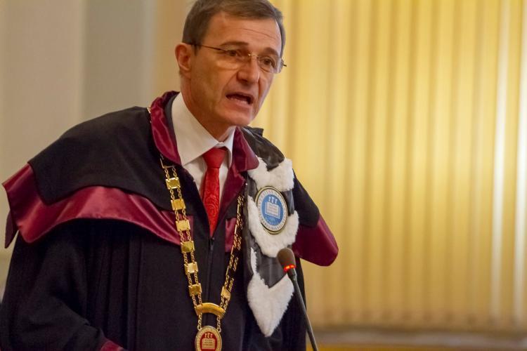 Clujeanul Ioan-Aurel Pop, președintele Academiei Române, apel ferm înaintea turului II: „Poporul poate greşi dacă are conducători răi”