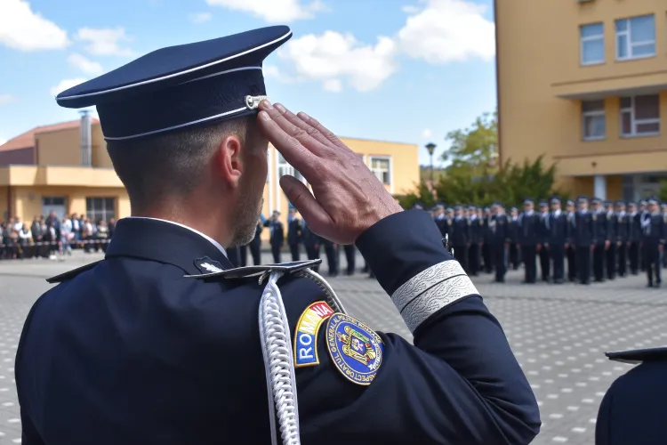 Vrei să fii polițist? Acum ai șansa vezi LIVE cum se pregătesc agenții de poliție la Cluj. Descoperă dacă e pentru tine cariera de polițist