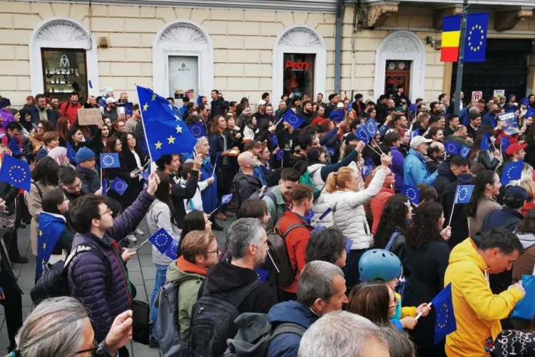 Un mare miting pentru democrație va avea loc la Cluj în ultima zi a campaniei: „Democrația depinde de fiecare dintre noi. Nu mai e timp de stat pe margine!