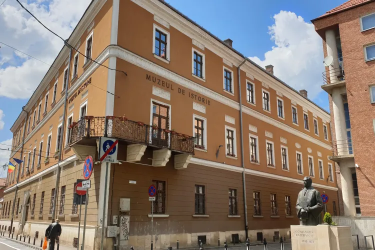 Mită la Muzeul Național de Istorie Cluj! Patronii unor firme au vrut să „cumpere” un funcționar public / Ce sumă i-au propus