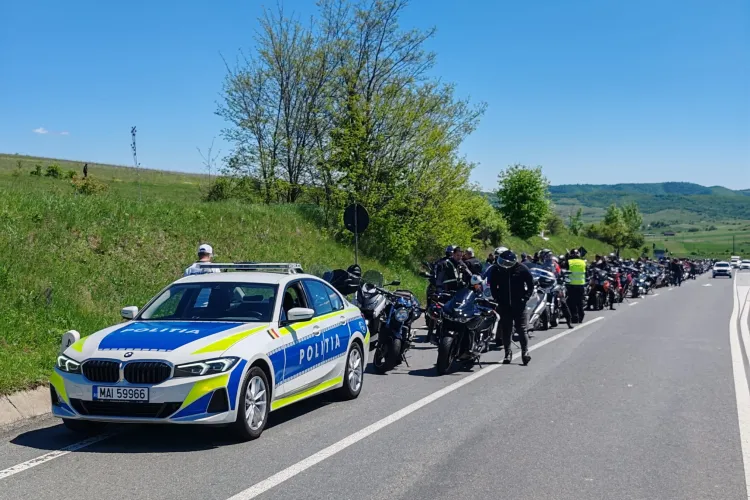 FOTO. Sute de motocicliști au luat cu asalt șoselele din Cluj! A fost spectacol pe două roți