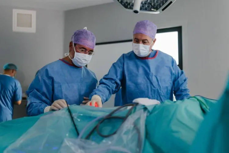 Curtea de Apel Cluj obligă Ministerul Sănătății să deconteze unui pacient tratamentul pentru cancer renal, al cărui cost este uriaș