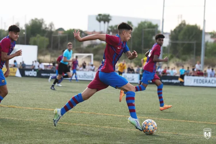 CFR Cluj încearcă un transfer spectaculos. Un român, fost coleg cu Lamine Yamal la juniorii Barcelonei, este dorit în Gruia