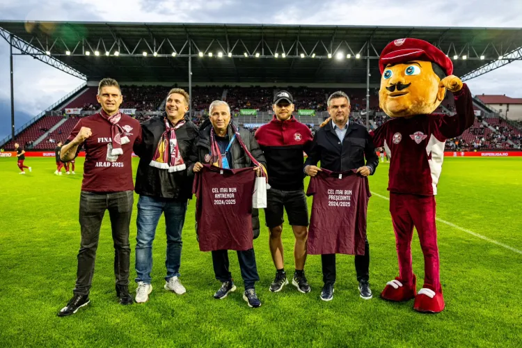 Surpriză uriașă pentru Petrescu și Balaj la finalul sezonului. Ce i-au oferit suporterii CFR-ului: „Nu a fost un sezon ușor, dar a meritat fiecare clipă” 