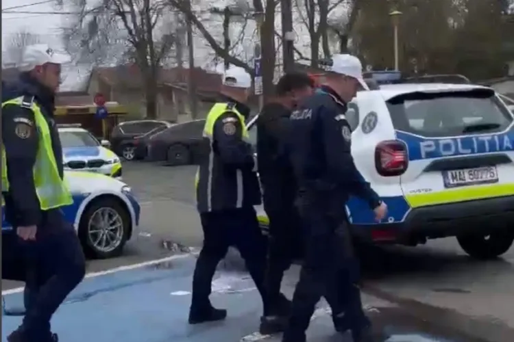 Un clujean de 61 de ani, care nu are niciun fel de permis, reținut de polițiști după ce a fost prins la volan. Oare de când conduce în felul acesta?