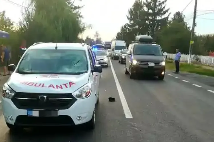 O clujeancă a cărei mașină a fost lovită de o ambulanță privată caută martori care au asistat la incident. Cum s-a întâmplat accidentul