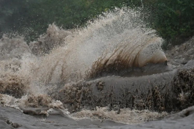 Viiturile pândesc Clujul! COD GALBEN de inundații emis de hidrologi pentru Someșul Mic și Arieș