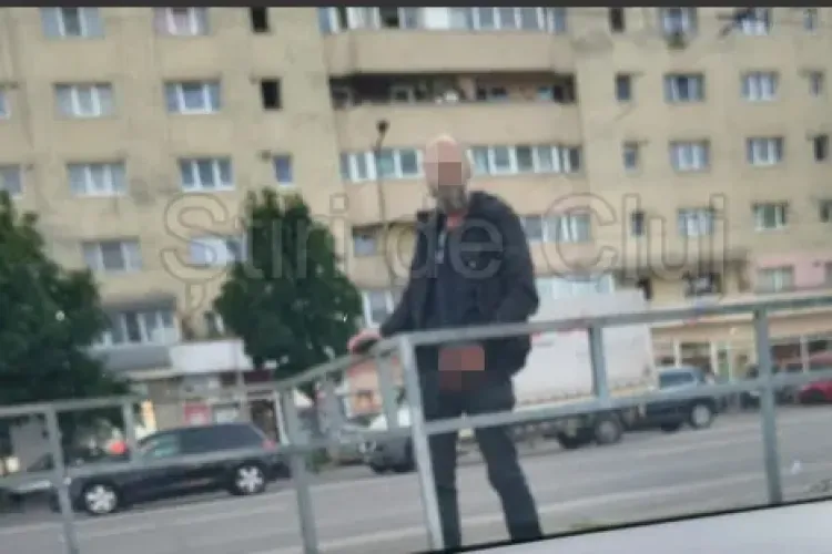 Scenă revoltătoare în Cluj: Un bărbat își face nevoile în stația de la Kaufland din Mărăști, expunându-și zonele intime în fața tuturor: „Oribil” VIDEO