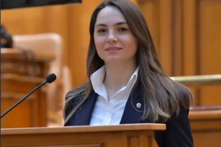 Zeci de mii de români îi cer liderei POT, Anamaria Gavrilă, demisia din toate funcțiile publice