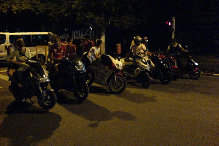 Motocicletele fac legea pe o stradă din Cluj-Napoca! Motoarele zguduie ferestrele noapte de noapte: „Nu mai e suportabil” 