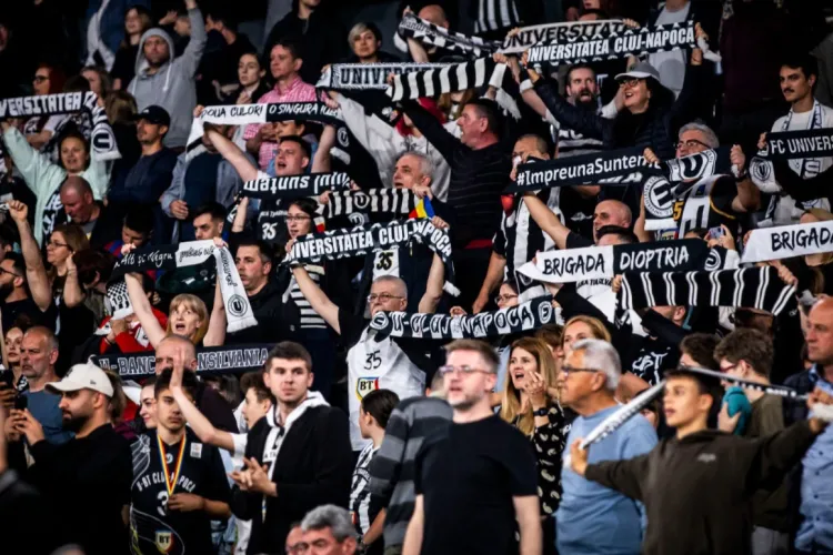 Cine sunt Dioptria & friends? Află cum a început povestea lor, gașca de prieteni care s-au cunoscut în tribune și care fac deplasările memorabile 