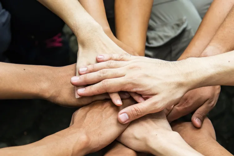 Petrecere cu scop nobil la Cluj-Napoca: DJ, distracție și donații pentru o tânără de 21 de ani care luptă cu o boală genetică rară