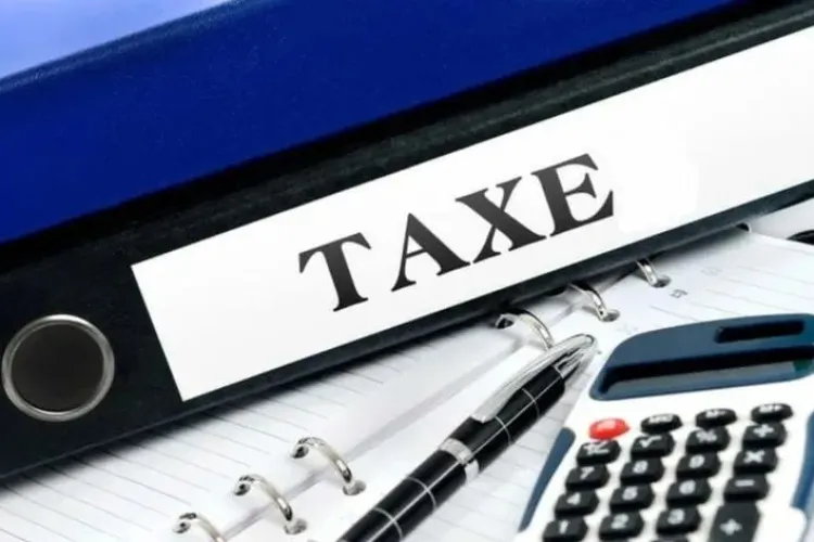 Buzunarul românului, pe masa negocierilor: TVA mai mare, pensii impozitate și taxă de solidaritate pentru „bogați”