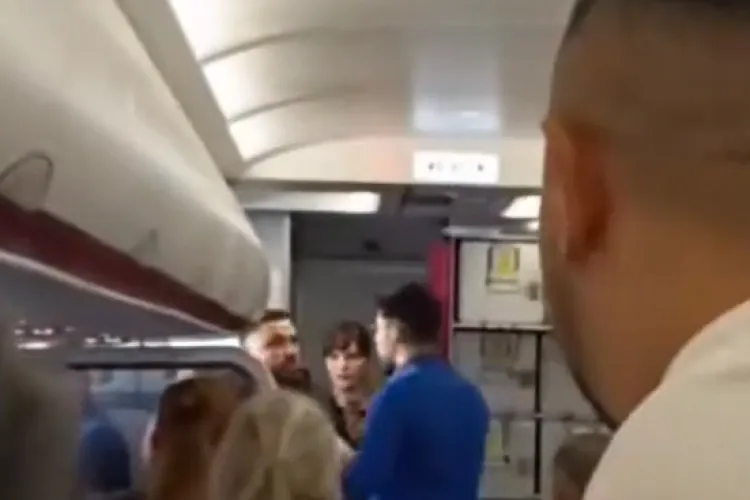 Bătaie la bordul unui avion WizzAir: Pasagerii români s-au încăierat după îmbarcare și au vrut să îl bată pe pilot VIDEO