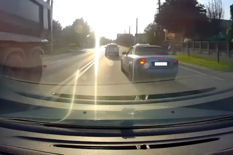 Cluj-Napoca s-a transformat în raliu: Un șofer inconștient accelerează în timp ce face slalom printre mașini VIDEO