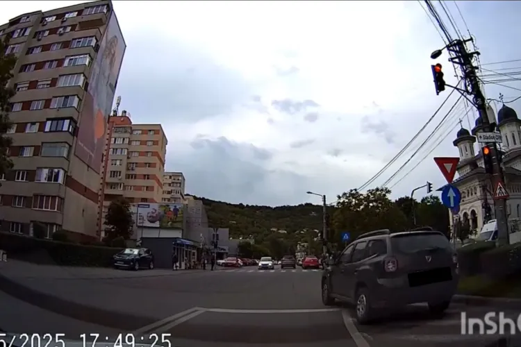 Logan 1,4, rup asfaltu’: Loganul „turbo” care a ignorat toate regulile și a trecut prin zona de siguranță ca la Formula 1, în Cluj-Napoca VIDEO