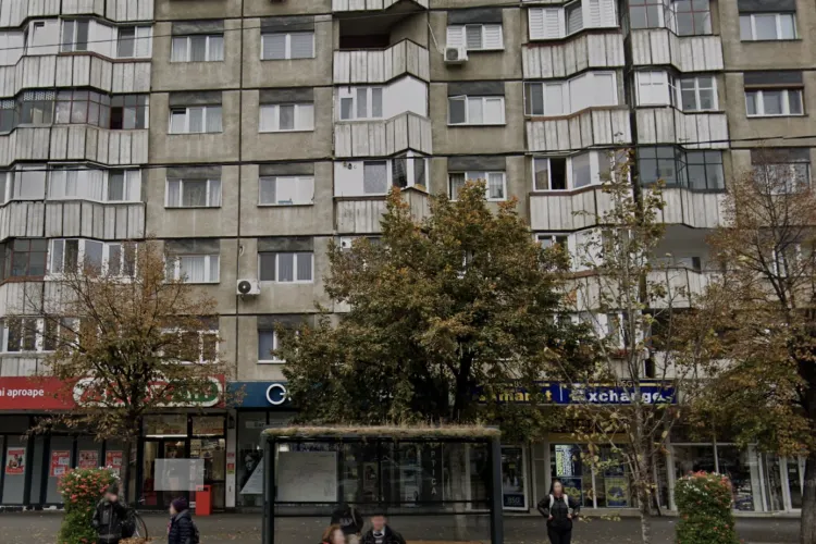 Un clujean exasperat: „Mă trezește radio-ul și reclamele la 7 dimineața, inclusiv duminica! Opriți boxele din stația Crinului!”