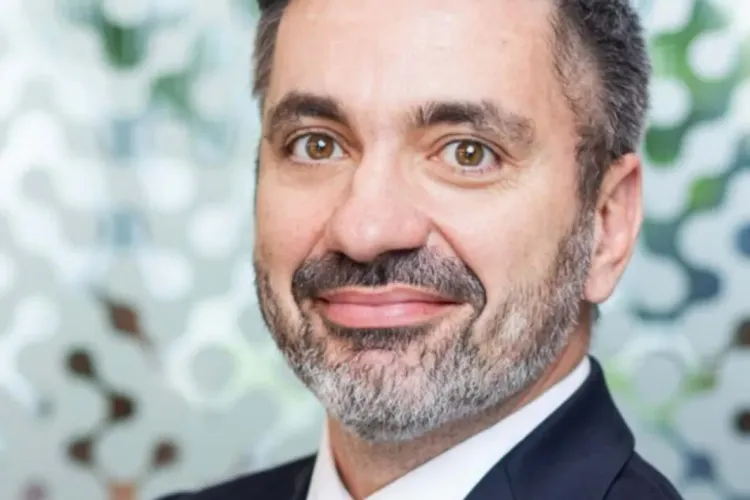 Un clujean a fost numit în fruntea unui GIGANT bancar mondial. Cine este absolventul UBB Cluj, care a avut cea mai rapidă ascensiune în lumea bancară