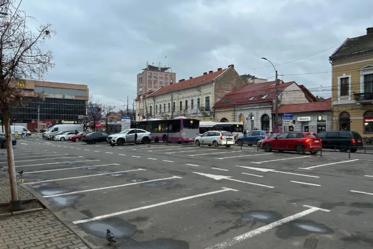 Veste proastă pentru șoferii din Cluj-Napoca. Una din cele mai mari parcări din centrul orașului se închide de mâine pentru o lună și jumătate