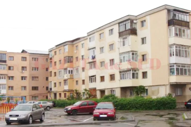 Orașul din Ardeal unde chiria pentru două camere e 700 de lei. Nu e departe de Cluj-Napoca, iar dacă ești mai „curajos” ai putea chiar să faci naveta!