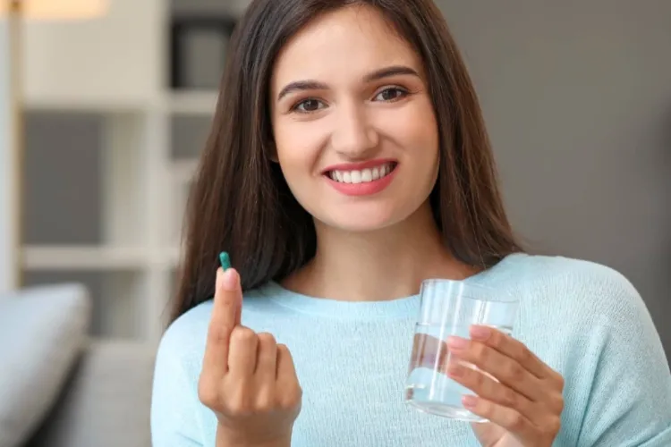 Atenție, femei din România! „Pastila-minune”, virală pe TikTok, ascunde un drog periculos interzis în UE: Risc major de infarct și leziuni majore