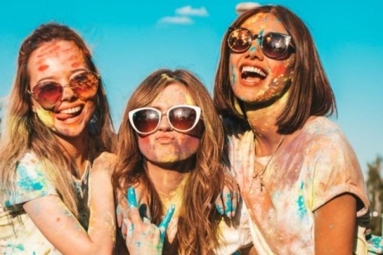 UNTOLD caută artiști talentați pentru Designers’ Nest: Vino să creezi look-uri care inspiră mii de oameni! Cum te poți înscrie