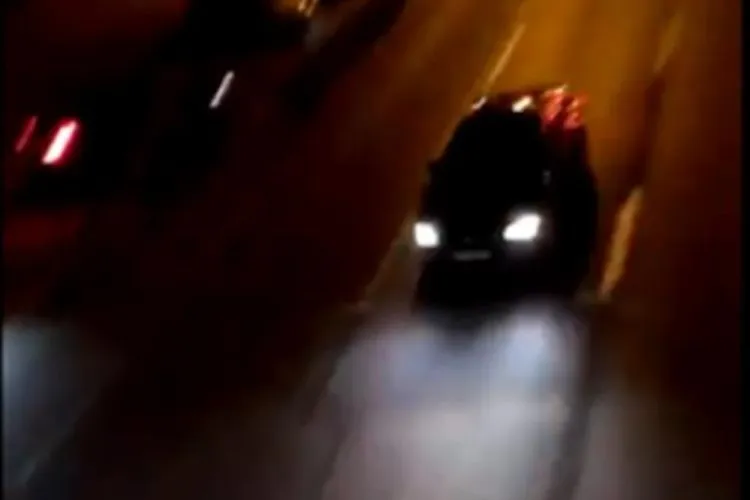 O stradă din Cluj-Napoca s-a transformat într-o pistă de curse! Locuitorii se tem să mai iasă din casă: „Pun în pericol viețile copiilor”