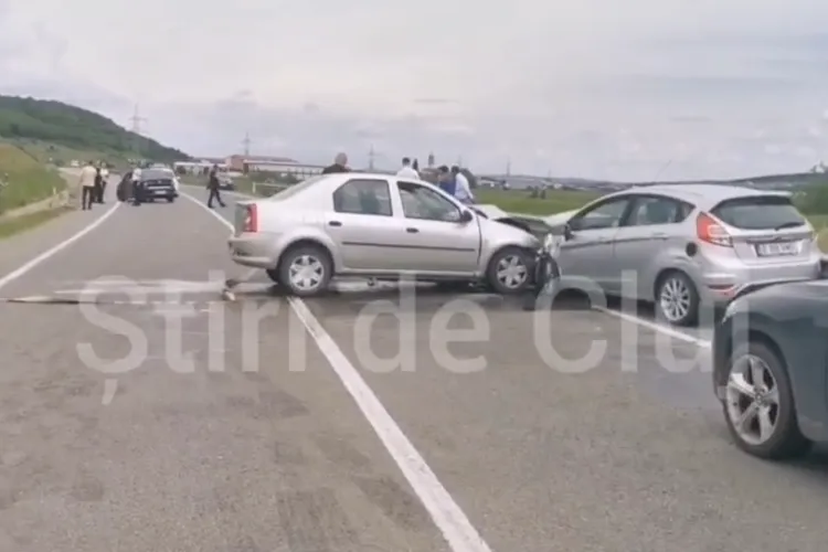 Cum s-a produs accidentul cu patru mașini de pe centura Apahida. Trei persoane rănite, un tânăr de 26 de ani a trebuit descarcerat