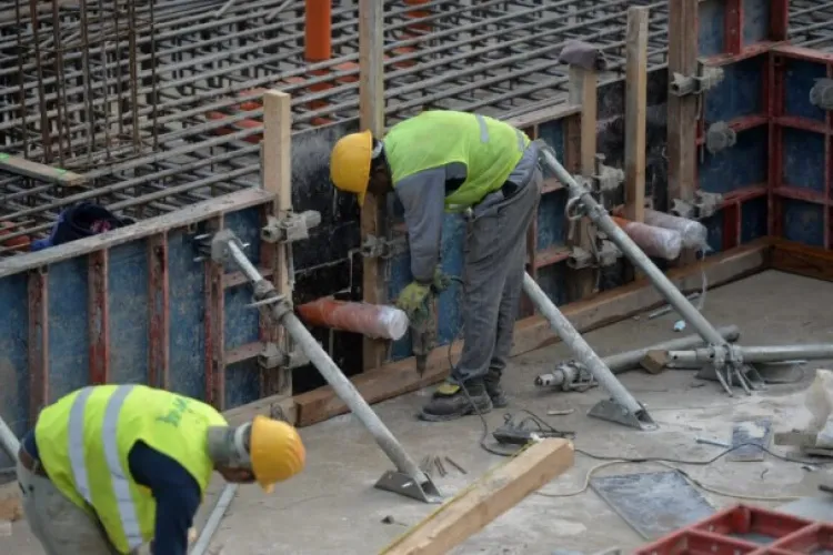 Control fulger în Cluj! Muncitori nepalezi, prinși fără acte pe șantier! Amenda aplicată firmei e uriașă