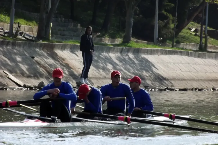 Triplă de aur pentru România la Europenele de canotaj! Echipajele noastre au dominat cursa și au făcut spectacol la Plovdiv