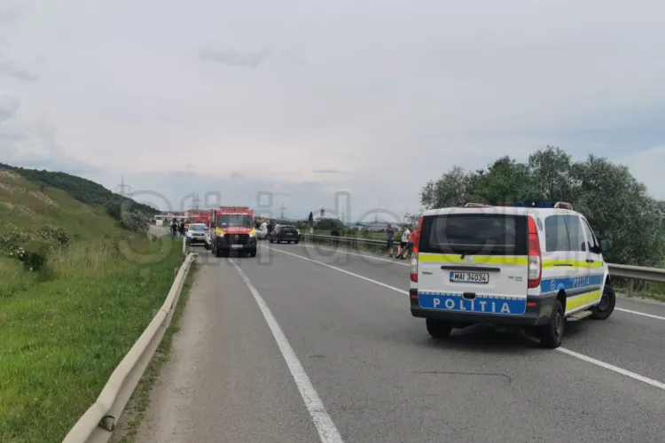 Cluj- Accident pe centura Apahida: Patru mașini implicate, traficul este complet blocat. Trei persoane rănite. Un tânăr extras din mașină de pompieri VIDEO