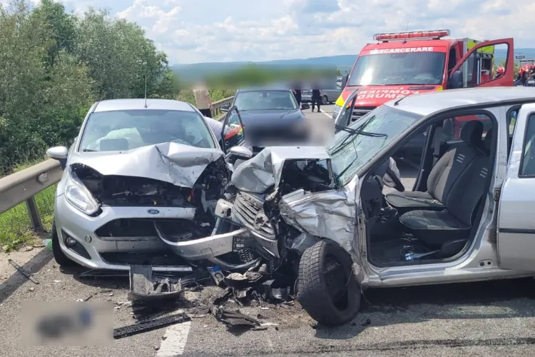 Accident în lanț pe centura Vâlcele–Apahida! Patru mașini distruse, trei persoane au nevoie de îngrijiri medicale FOTO/VIDEO