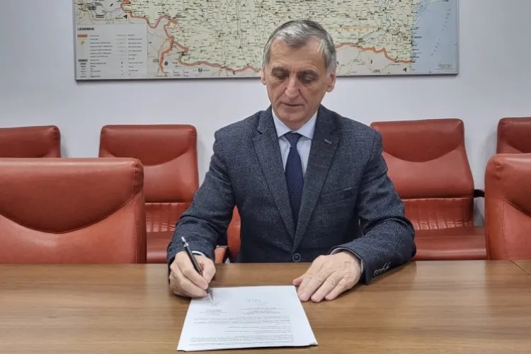 VIDEO Primarul Dejului despre perchezițiile de care a fost vizat: „Mă știu nevinovat”/ Deși au blocat primăria, anchetatorii nu a dat nicio informație