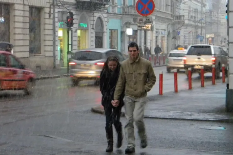 Avertizare RO-ALERT în mai multe localități din Cluj. Vreme extremă, imediat, cu furtuni, grindină și vijelie 