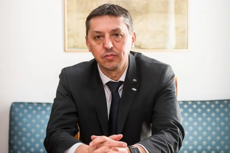 Limita de teme pe zi: Ministrul Educației spune STOP excesului și oferă soluții clare pentru părinți