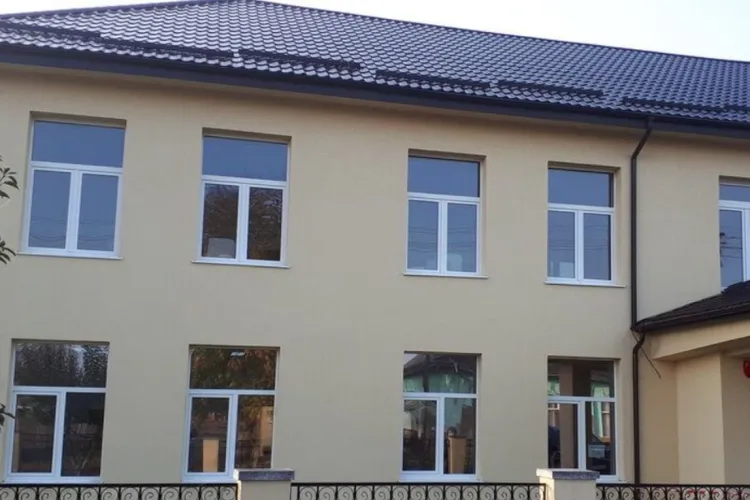 O comună din Cluj pune la bătaie peste 800.000 de euro pentru renovarea școlii. Aici trăiesc puțin peste 1.000 de oameni