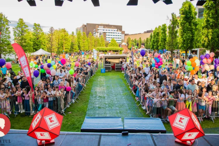 200 de copii din centre de plasament din Cluj și Iași vor vedea marea pentru prima dată, datorită generozității clujenilor și Asociației „Zâmbetul Nostru”