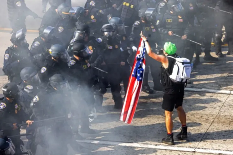 VIDEO. Se îndreaptă SUA spre război civil? Los Angeles este sub asediu, Donald Trump a trimis acolo Garda Națională 